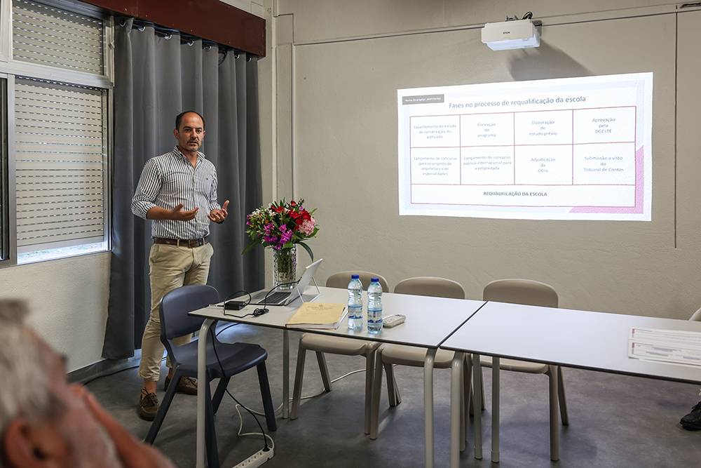 A comunidade educativa conheceu o estudo prévio para ampliação e requalificação da EB 2,3 de Aranguez