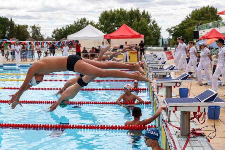 Quatrocentos jovens participaram nos Campeonato Nacional de Natação de Infantis, realizados nas Piscinas Municipais das Manteigadas