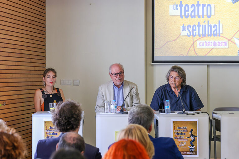 Apresentação do Festival Internacional de Teatro de Setúbal – XXVI Festa do Teatro - Presidente da Câmara, André Martins, José Maria Dias, diretor artístico do Teatro Estúdio Fontenova e do festival, e Patrícia Paixão, produtora e intérprete do Teatro Estúdio Fontenova