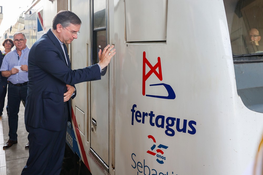 Inauguração do comboio da Fertagus Sebastião da Gama - estação de Coina - Bispo de Setúbal, Américo Aguiar