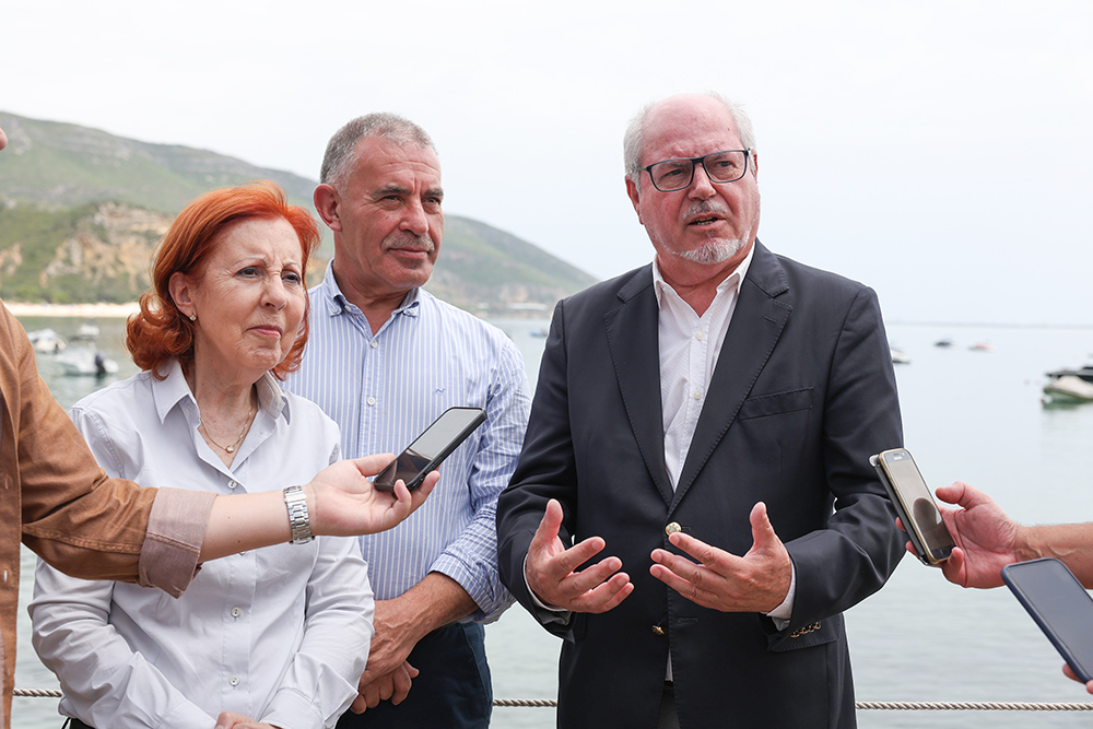 Visita ao Portinho da Arrábida e Galapos - Presidente da Câmara, André Martins, ministra do Ambiente, Maria da Graça Carvalho, e secretário de Estado do Ambiente, Emídio Sousa