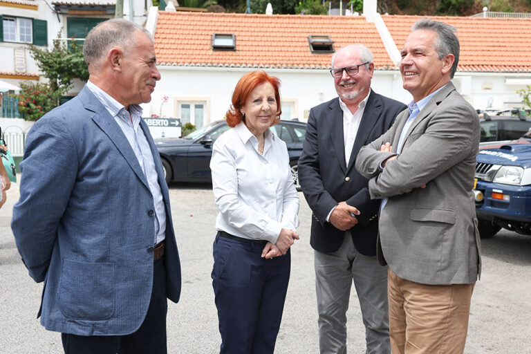 Visita ao Portinho da Arrábida e Galapos - Presidente da Câmara, André Martins, ministra do Ambiente, Maria da Graça Carvalho, e os secretários de Estado do Ambiente, Emídio Sousa, e da Proteção Civil, Paulo Ribeiro