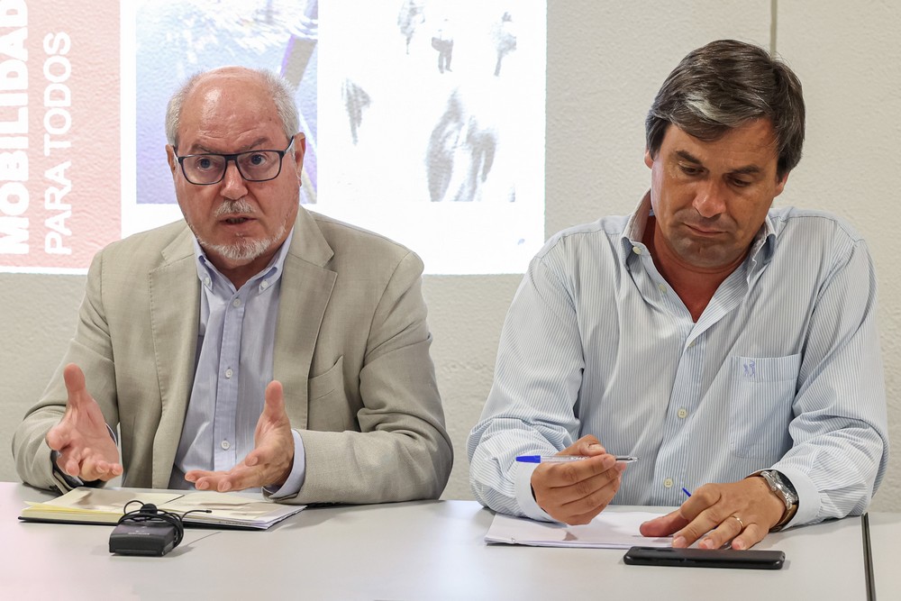 Ouvir a População, Construir o Futuro - Reunião com moradores das ruas Jacob Azambuja e Dr. José Brás - Presidentes da Câmara, André Martins, e da Junta de Freguesia de São Sebastião, Luís Matos