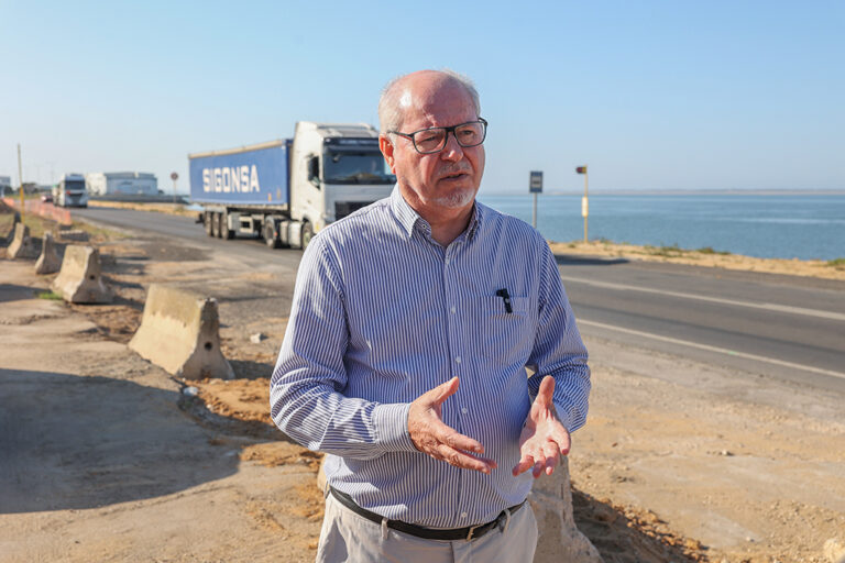Obras na Estrada da Mitrena - Presidente da Câmara, André Martins, inteirou-se do impacto no trânsito e na vida das empresas e dos seus trabalhadores