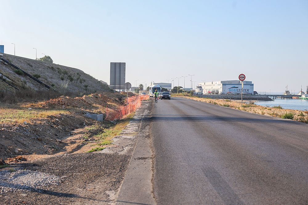 Obras na Estrada da Mitrena - Presidente da Câmara, André Martins, inteirou-se do impacto no trânsito e na vida das empresas e dos seus trabalhadores