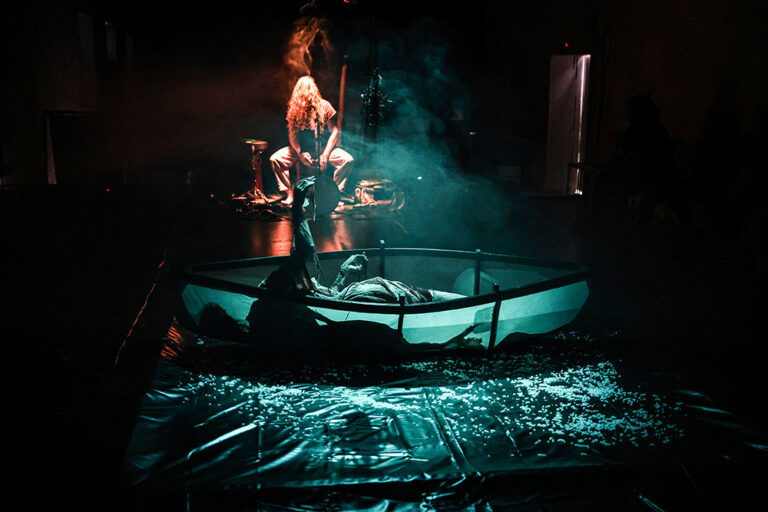 Festa do Teatro 2024 - "Memória da Matéria: A Passagem”, da companhia UmColetivo