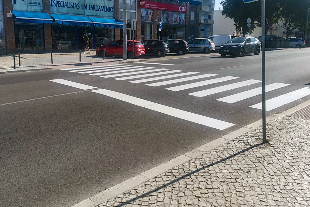 Pintura de Passadeiras - Avenida D. João II