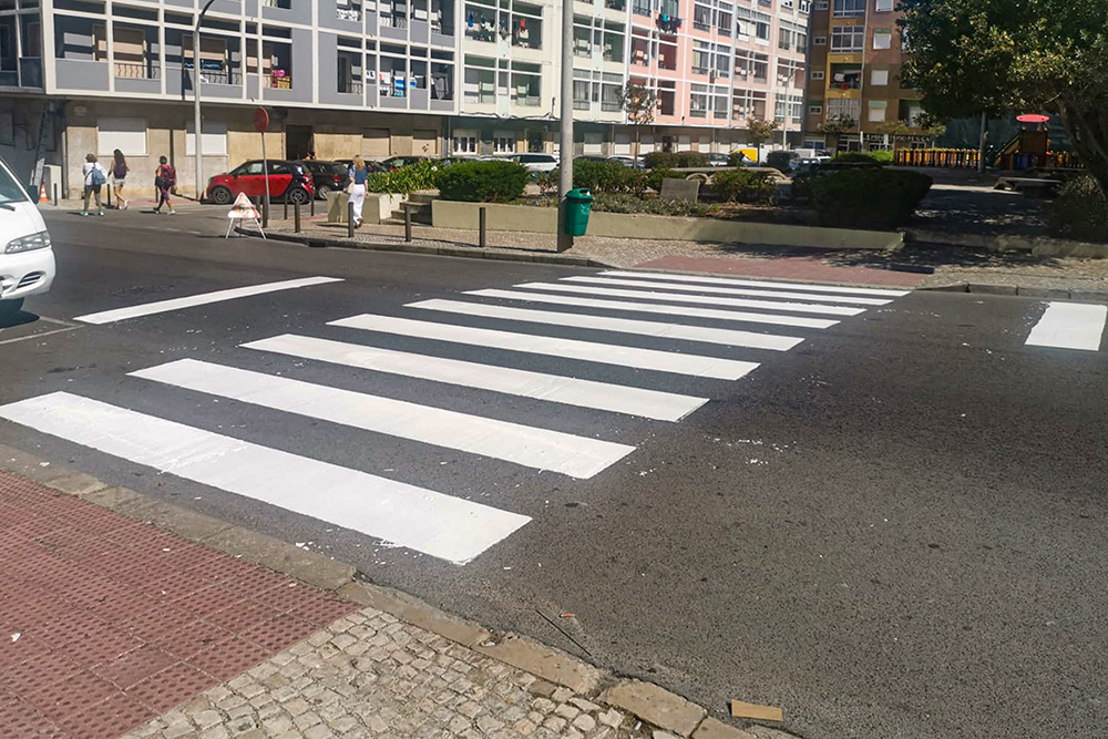 Pintura de passadeiras - Rua da Tebaida