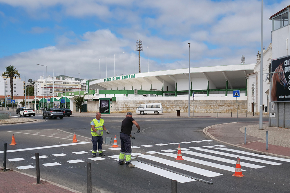 Pintura de passadeiras - Avenida República da Guiné-Bissau