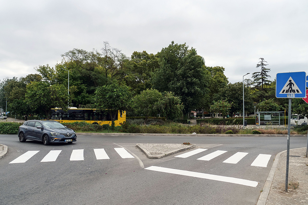 Pintura de passadeiras - Estrada da Algodeia