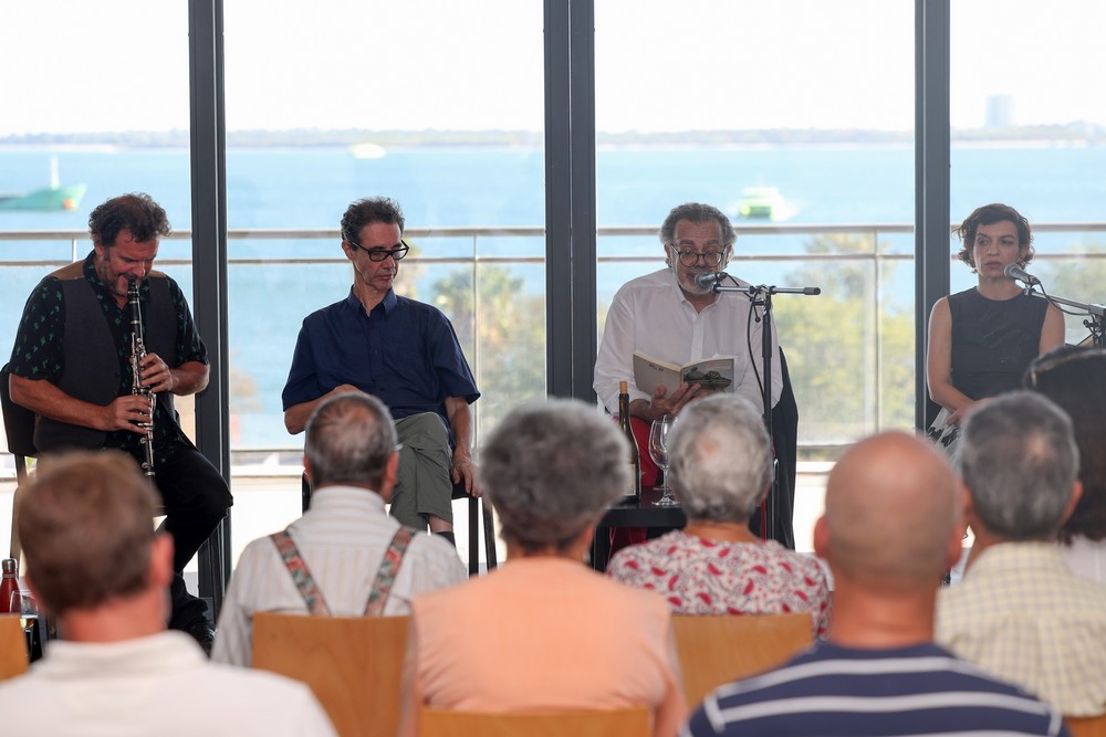 Poetas do Sado - sessão do projeto Poetas do Povo - Rooftop Fórum Municipal Luísa Todi