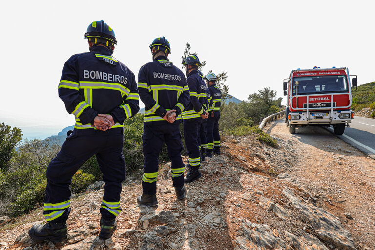 Estado de Alerta - Sapadores vigiam Arrábida