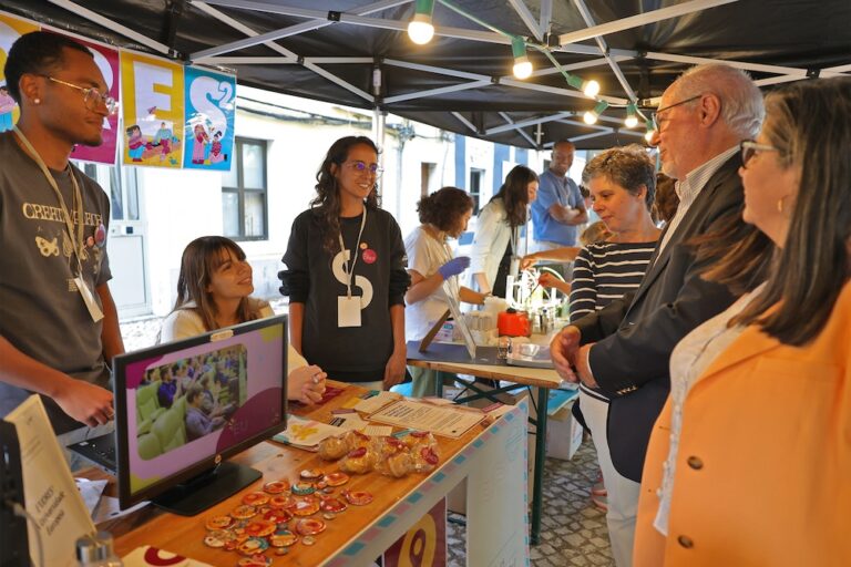 Noite Europeia dos Investigadores 2024 - Presidente e vice-presidente da da Câmara, André Martins e Carla Guerreiro, e presidente do Instituto Politécnico de Setúbal, Ângela Lemos