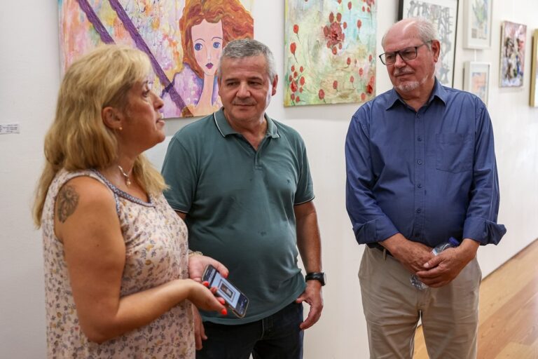 Inauguração da exposição “Perspetiva Zero Resíduos”, no Espaço das Artes, na Casa da Cultura - Presidentes da Câmara, André Martins, e da Artiset, Margarida Rodrigues