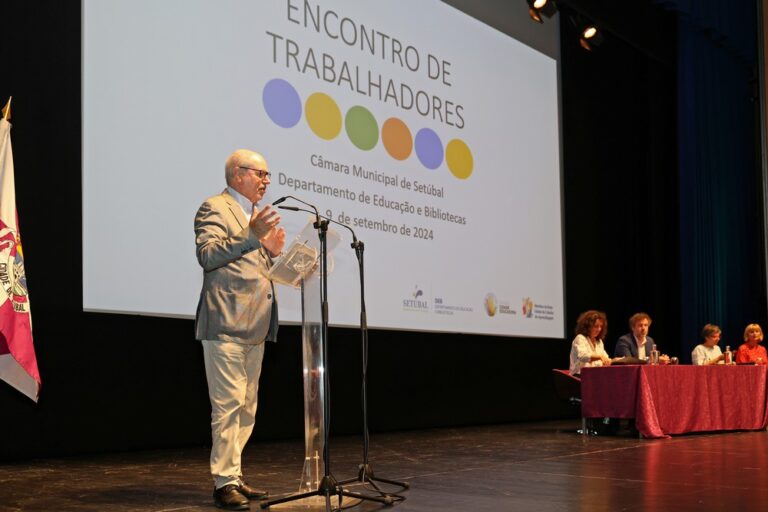 Reunião do Executivo com trabalhadores - Departamento de Educação e Bibliotecas - Presidente da Câmara, André Martins