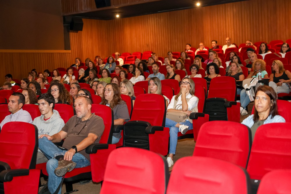 Executivo prossegue reuniões com trabalhadores municipais - Departamento de Administração Geral e Finanças