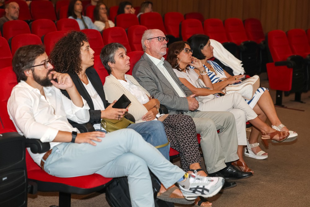 Executivo prossegue reuniões com trabalhadores municipais - Departamento de Administração Geral e Finanças - Presidente da Câmara, André Martins, vice-presidente, Carla Guerreiro, e vereadora Rita Carvalho