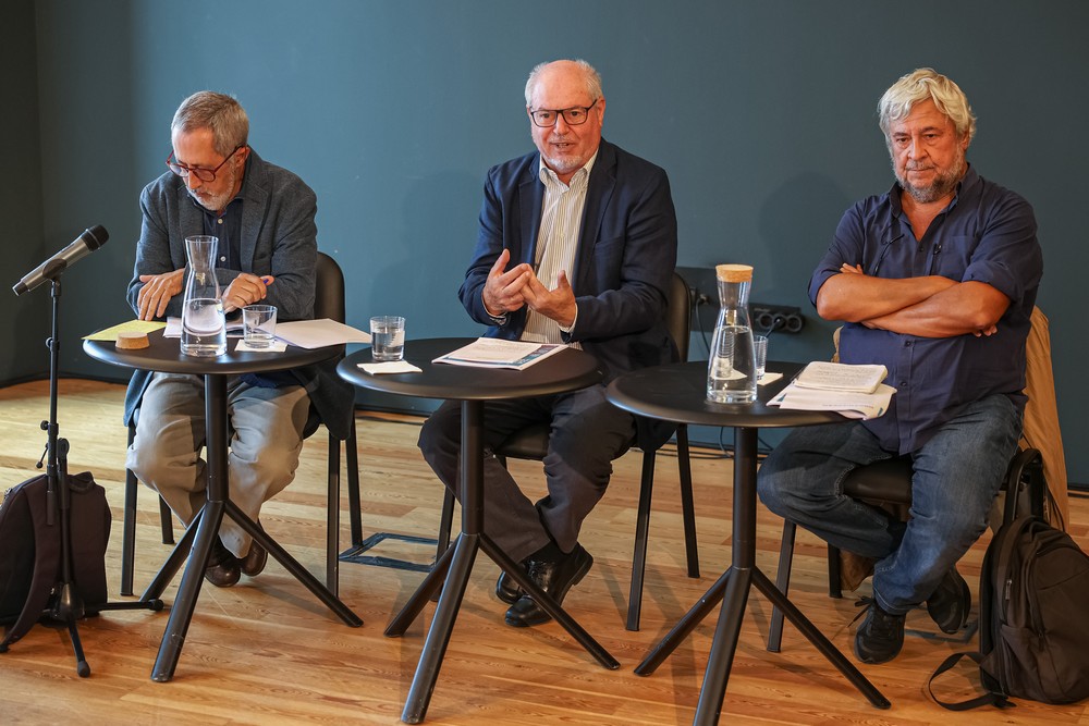 Congresso Internacional José Afonso - Conferência de imprensa de apresentação - Presidente da Câmara, André Martins, e os investigadores e membros da comissão organizadora João Madeira e Albérico Afonso