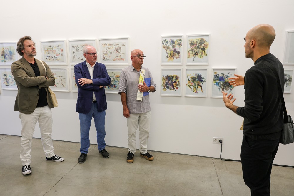 Festa da Ilustração 2024 - Ca_Teter com o presidente da Câmara, André Martins, o vereador Pedro Pina e o curador José Teófilo Duarte