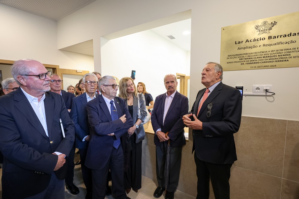 Inauguração da requalificação do Lar Acácio Barradas - Presidente da Câmara, André Martins, e provedor da Santa Casa da Misericórdia de Setúbal, Fernando Cardoso Ferreira