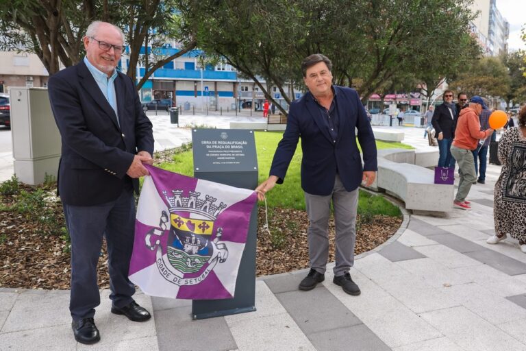 Inauguração da obra de requalificação da Praça do Brasil - Presidentes da Câmara, André Martins, e da União das Freguesias de Setúbal, Rui Canas