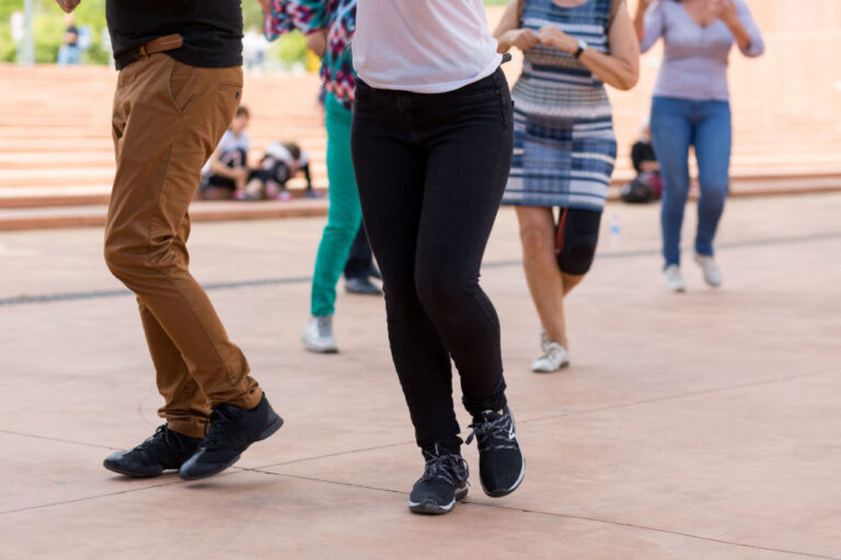 “Pela sua saúde dance: dança, emoções e bem-estar”