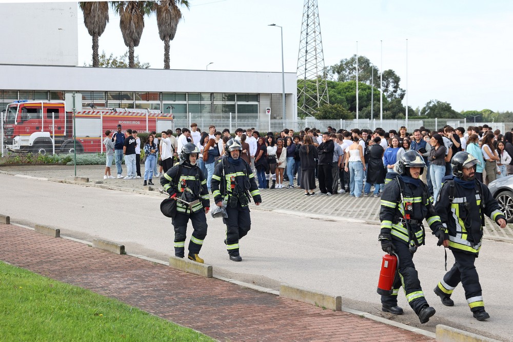 Simulacro de Sismo - Dia Internacional para a Redução do Risco de Desastres - Escola Profissional de Setúbal