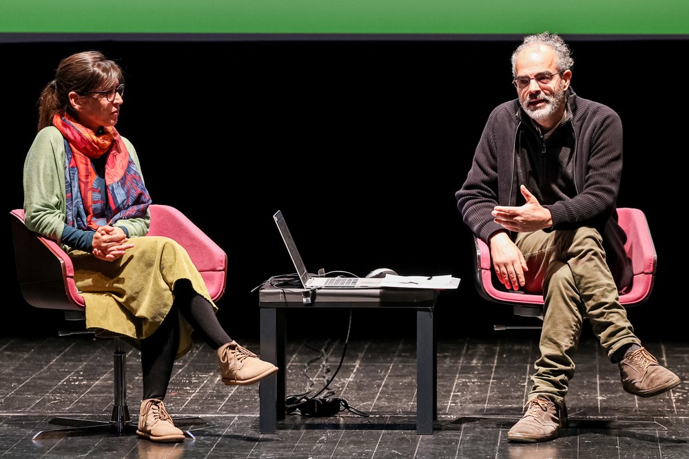 O escritor Gonçalo M. Tavares esteve em Setúbal para falar de micro-utopias