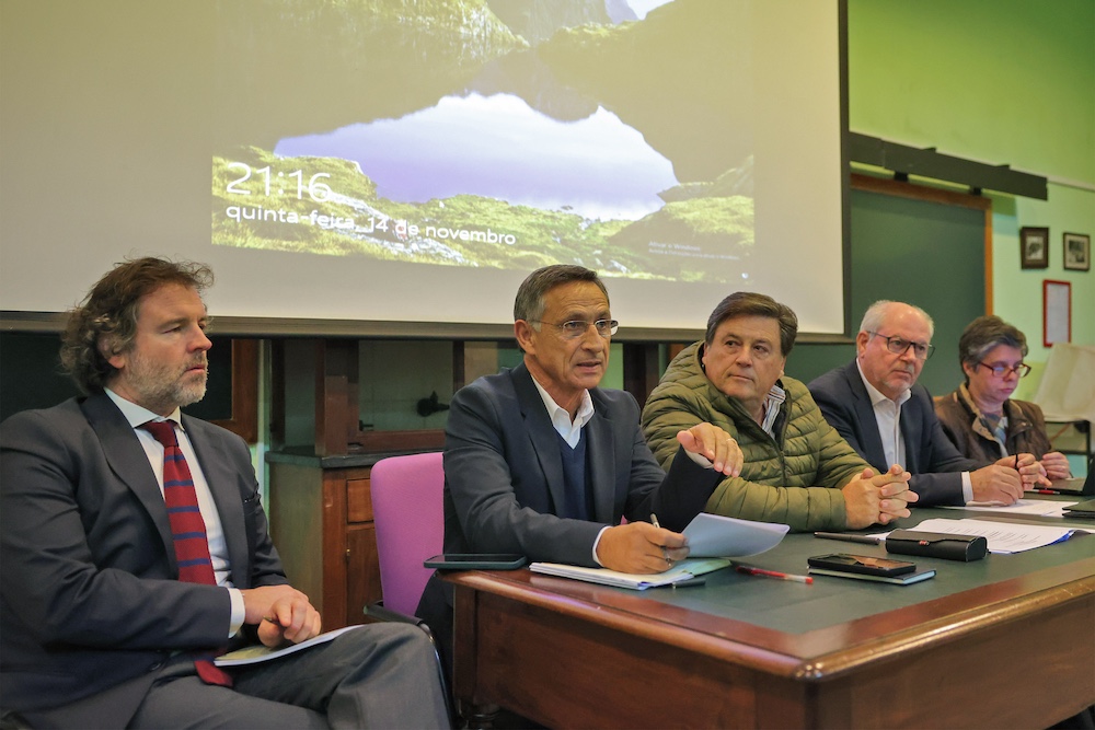 Futuro centro de saúde Maria Lamas/Bairro do Liceu apresentado aos moradores da Praceta Maria Lamas - Presidente da Câmara, André Martins, vice-presidente Carla Guerreiro, vereadores Carlos Rabaçal e Pedro Pina e presidente da União das Freguesias de Setúbal, Rui Canas