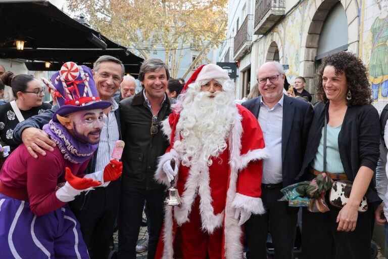 Setúbal Natal 2024 - Chegada do Pai Natal a Setúbal - Presidente da Câmara, André Martins, vereadores Carlos Rabaçal e Rita Carvalho e presidente da Junta de Freguesia de São Sebastião, Luís Matos