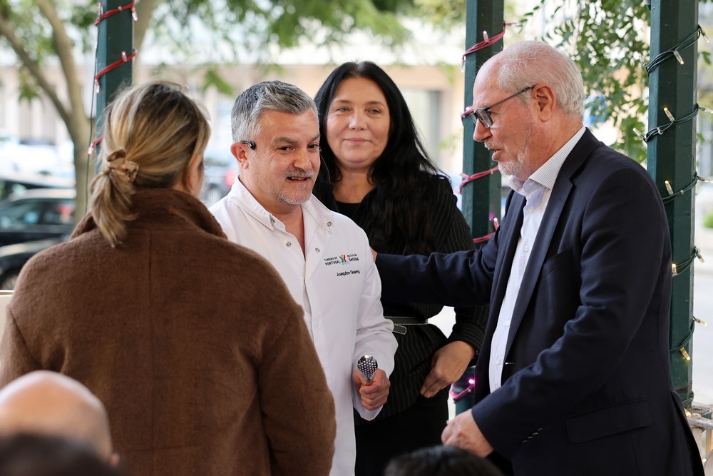 O presidente André Martins assistiu à abertura do programa de sessões de cozinha ao vivo