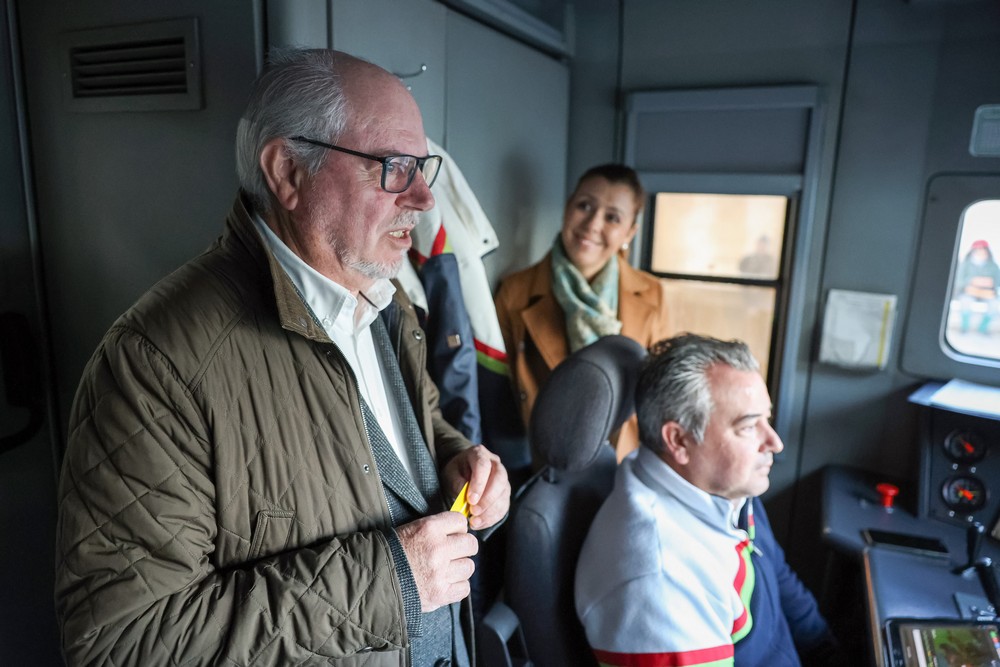 Fertagus tem novos horários, com ligações entre Setúbal e Lisboa a cada 20 minutos - Presidente da Câmara, André Martins, viajou até ao Pinhal Novo