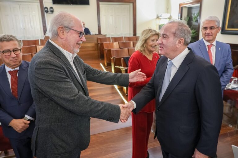 Reunião do Conselho de Fundadores e Curadores da Fundação do Desporto - Presidentes da Câmara, André Martins, e do conselho, António da Silva Tiago