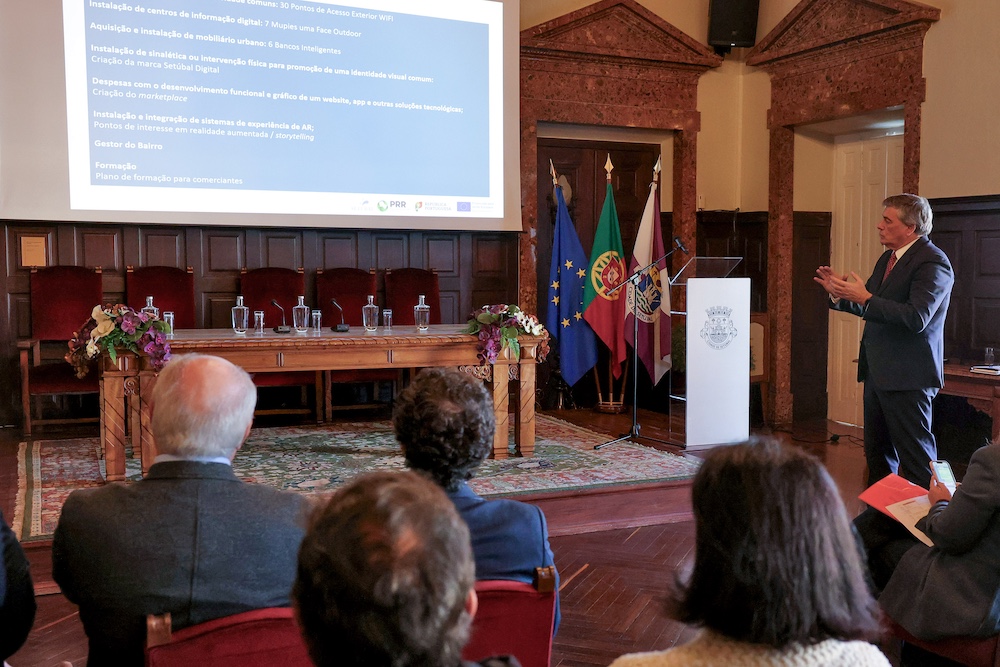 Bairro Setúbal Digital - Apresentação ao secretário de Estado da Economia, João Rui Ferreira, e à diretora-geral das Atividades Económicas, Fernanda Ferreira Dias
