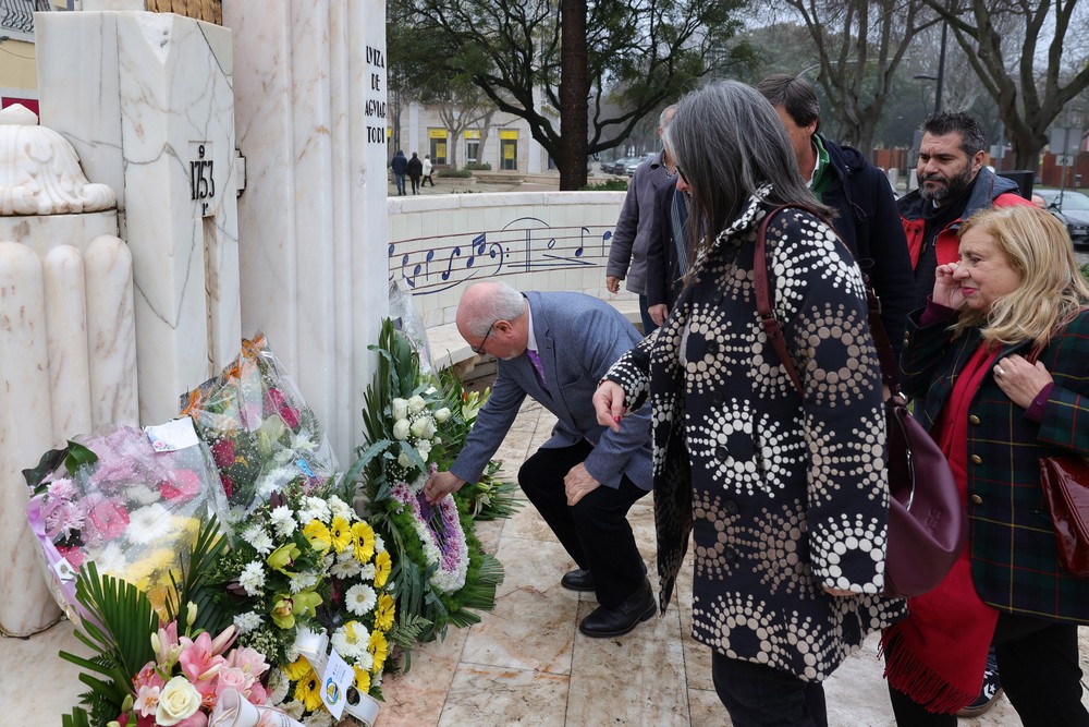 Festival Luísa Todi - Canto Lírico em Setúbal - 272.º aniversário do nascimento de Luísa Todi - Deposição de flores na Glorieta a Luísa Todi - Presidente da Câmara, André Martins