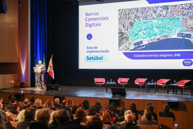 Apresentação do projeto Bairro Setúbal Digital aos comerciantes e público em geral, no Fórum Luísa Todi