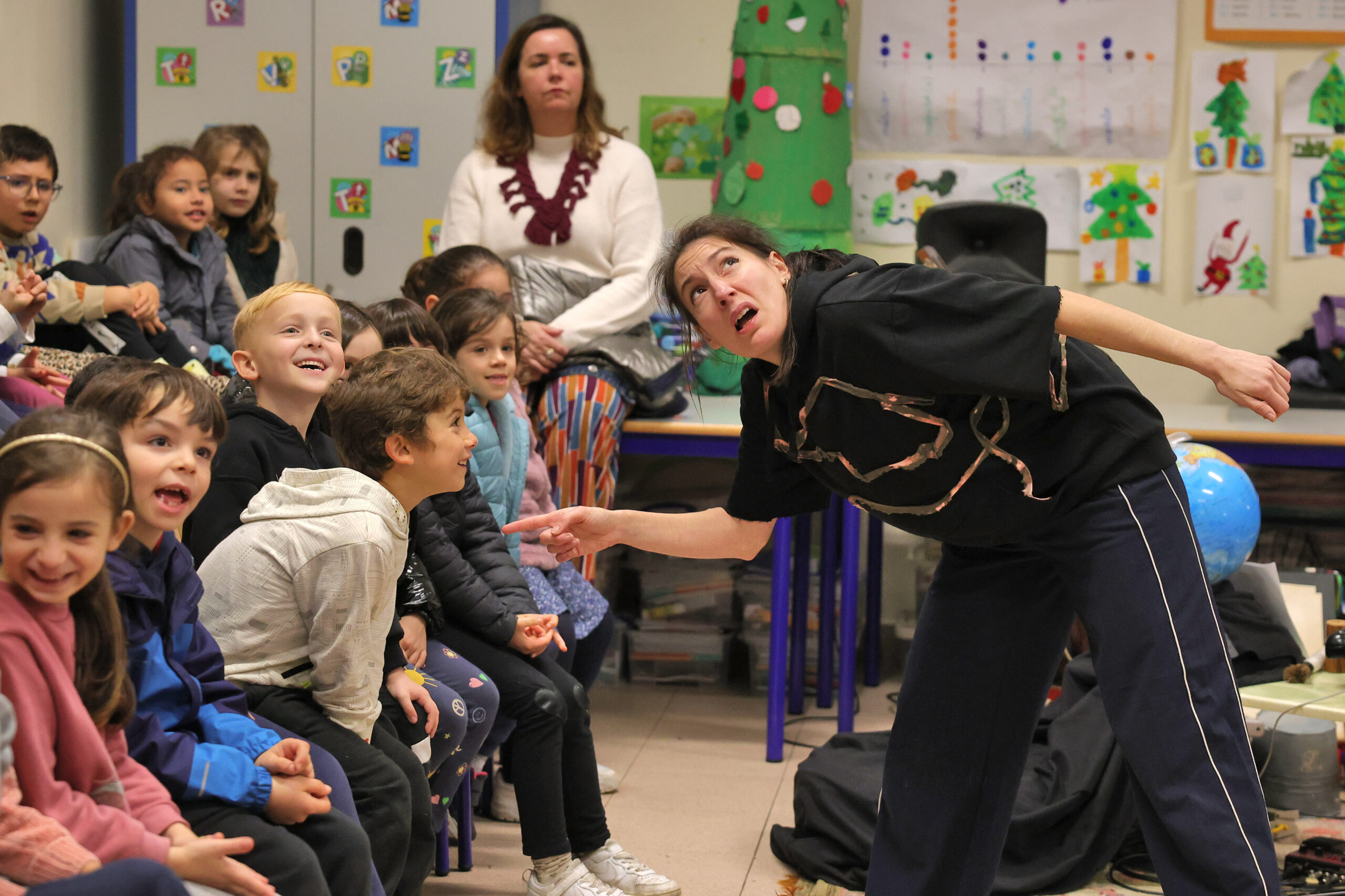 Ciclo de teatro 'Um Mundo CaPAZ' percorreu as escolas da União das Freguesias de Setúbal