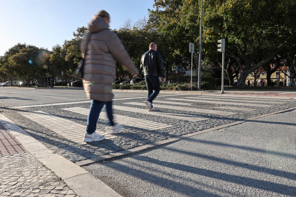 Reabilitação de 50 passadeiras em pedra no centro histórico- Avenida Luísa Todi, em frente ao Largo José Afonso