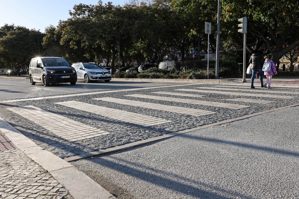 Reabilitação de 50 passadeiras em pedra no centro histórico- Avenida Luísa Todi, em frente ao Largo José Afonso
