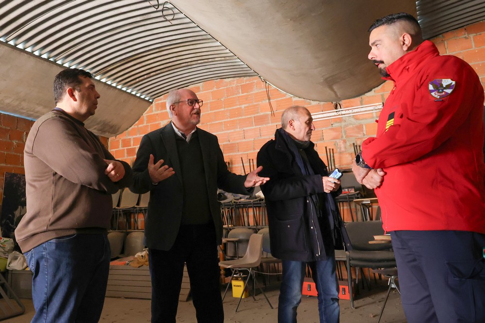 Visita ao destacamento de Azeitão dos Bombeiros Voluntários de Setúbal - Presidentes da Câmara, André Martins, e da AHBVS, Sérgio Varela, e comandante dos bombeiros, Nélio Condeço