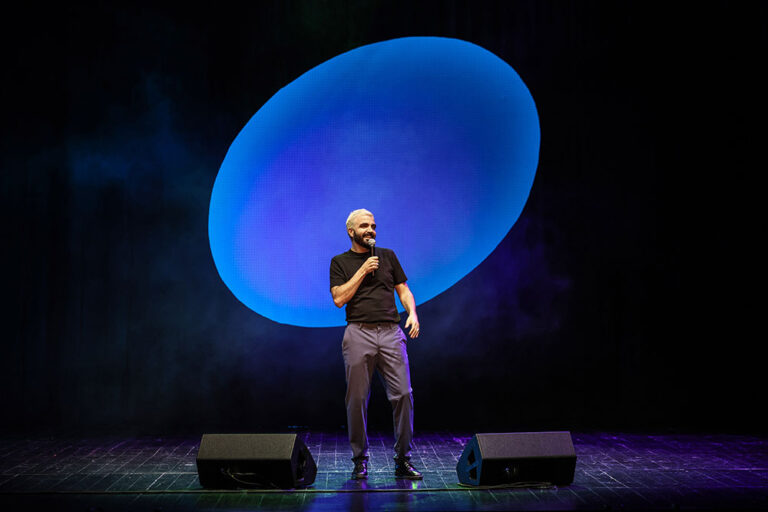 Salvador Martinha apresenta 'Aura Super Jovem'