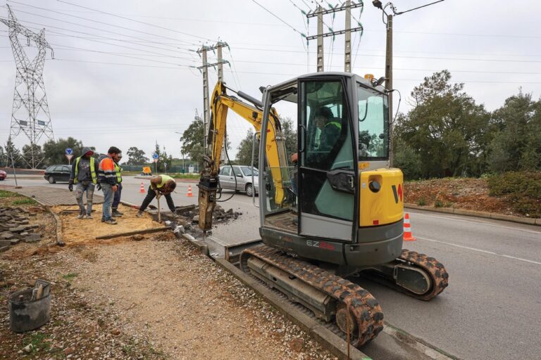 Câmara constrói passeio pedonal na Estrada de Algeruz