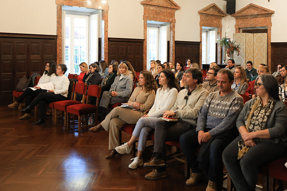 Encontro com Associações de Pais e Encarregados de Educação - Presidentes das juntas de freguesia de Azeitão, Sado, São Sebastião e União das Freguesias de Setúbal, Sónia Paulo, Luís Matos, Marlene Caetano e Fátima Silveirinha, e Luís Espinho, do executivo da Junta de Freguesia de Gâmbia-Pontes-Alto da Guerra