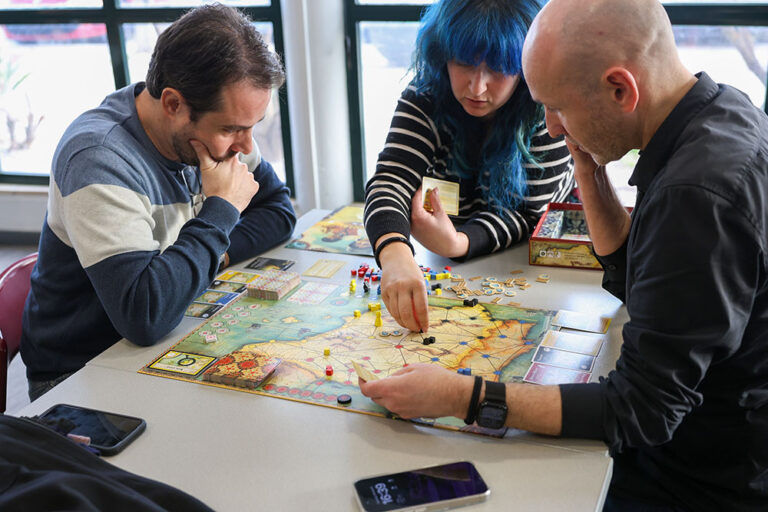 Encontro de jogos de tabuleiro na Casa do Largo