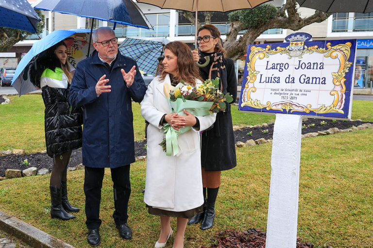 Inauguração do Largo Joana Luísa da Gama - Presidentes da Câmara, André Martins, e da Junta de Freguesia de Azeitão, Sónia Paulo