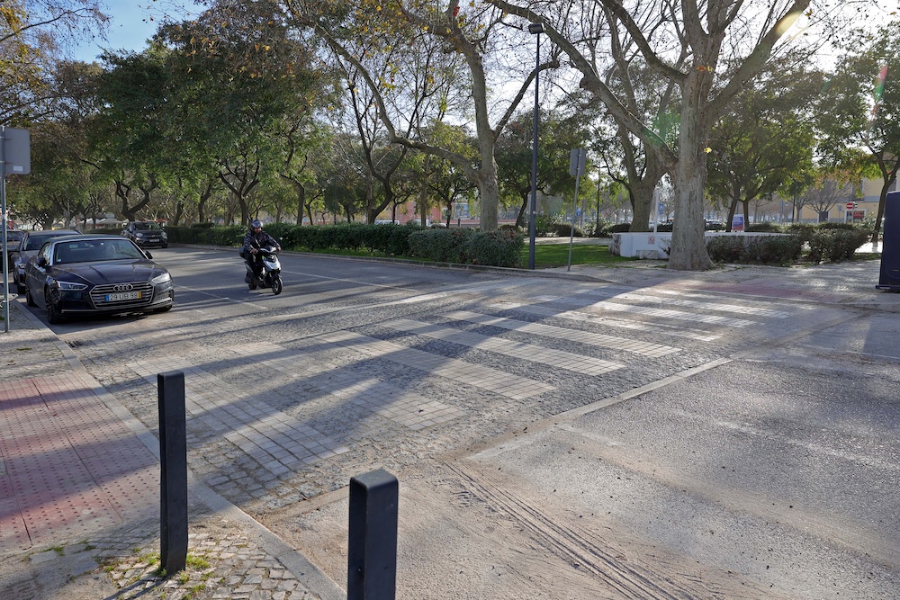 Reabilitação de 50 passadeiras de pedra do centro histórico - Avenida Luísa Todi entre a Travessa do Seixal e o Largo António Joaquim Correia