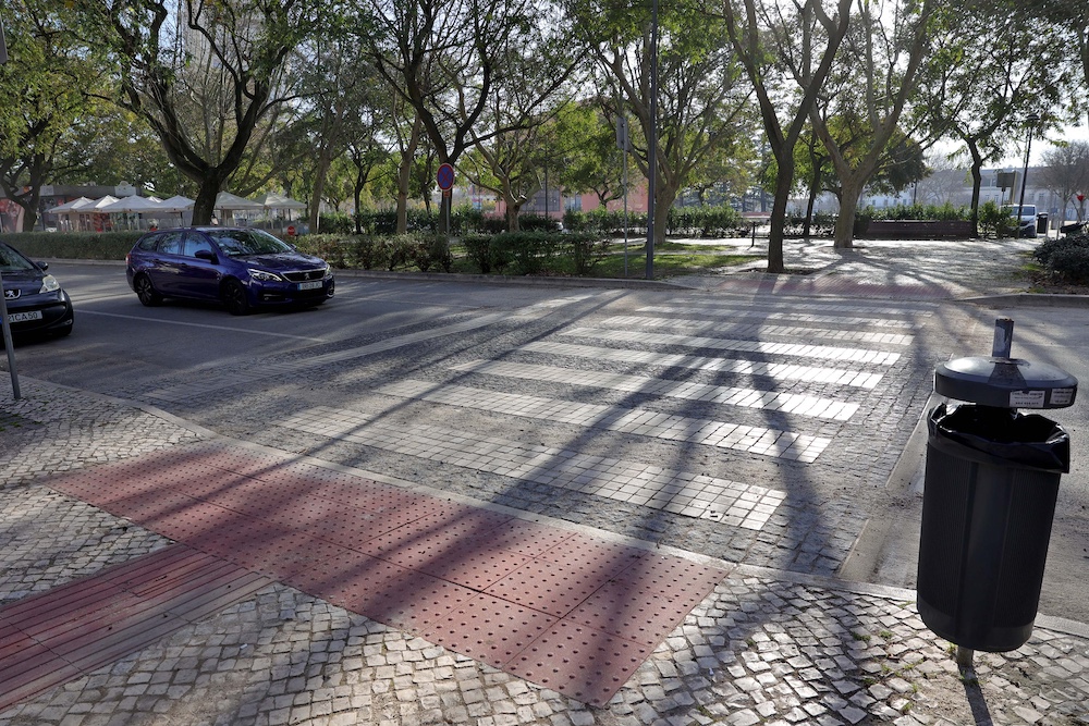Reabilitação de 50 passadeiras de pedra do centro histórico - Avenida Luísa Todi entre a Casa da Baía e a Travessa do Seixal