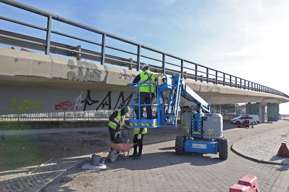 Viaduto das Fontainhas recebe obra para melhorar segurança rodoviária e pedonal