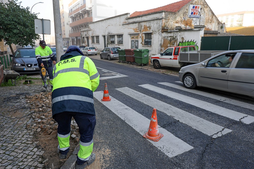 Rebaixamento de passadeiras - Rua António José Batista