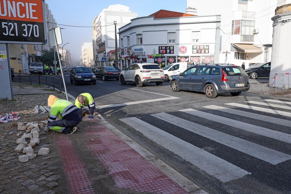 Rebaixamento de passadeiras - Rua António José Batista